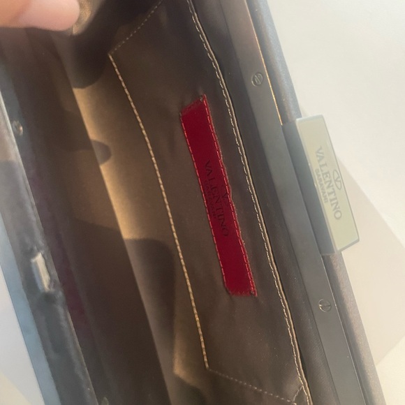 Black valentino night clutch with pearls - Picture 6 of 6